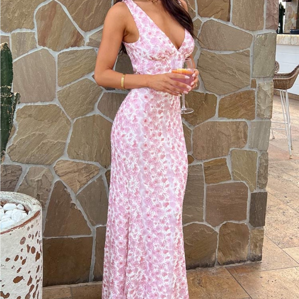Beginning Boutique Pink and White Plunge Maxi Gown